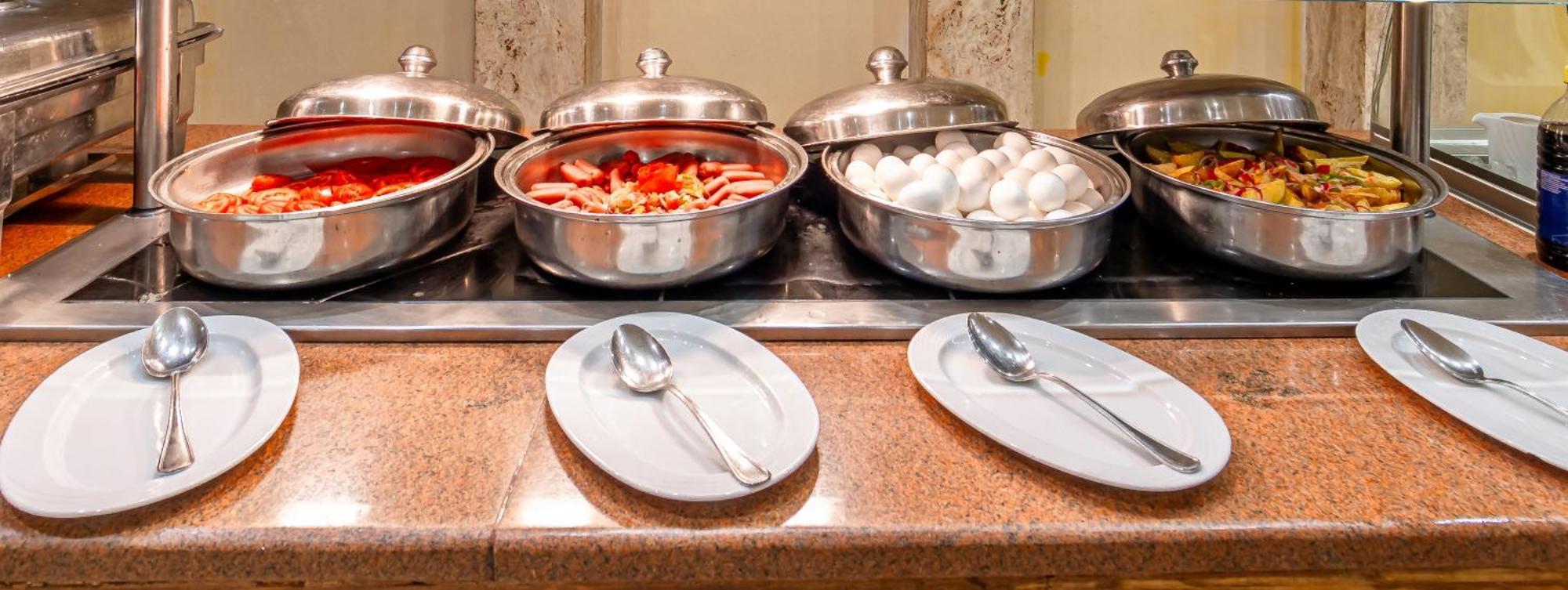 Grand Waterworld Makadi Family Star - Couples And Families Only Otel Hurgada Dış mekan fotoğraf A chafing dish